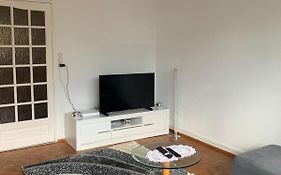 Appartement En Face De La Gare De St-Louis